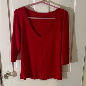 New York & Company Red 3/4 Length Sleeve V-Neck Top
